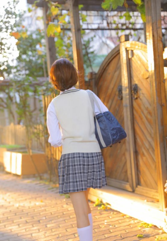 美女校花私房妖娆制服黑丝美腿诱惑性感图片