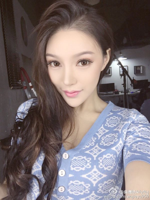 香港模特吴婕妤AilyNg比基尼私拍写真