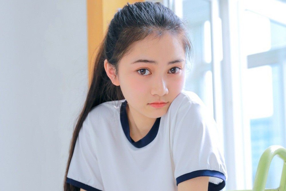 白丝袜美少女休闲运动服居家清纯小叛逆青春期摄影写真