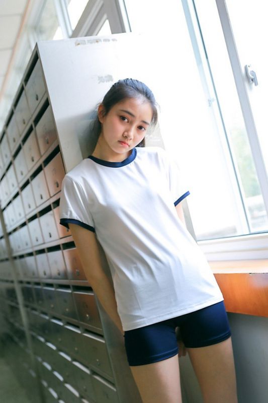 白丝袜美少女休闲运动服居家清纯小叛逆青春期摄影写真