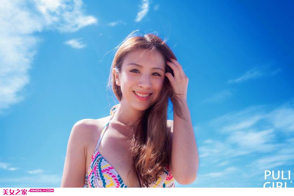 夏日比基尼美女沙滩唯美写真