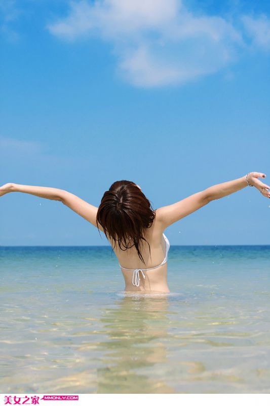 夏日泳装美女性感海边写真