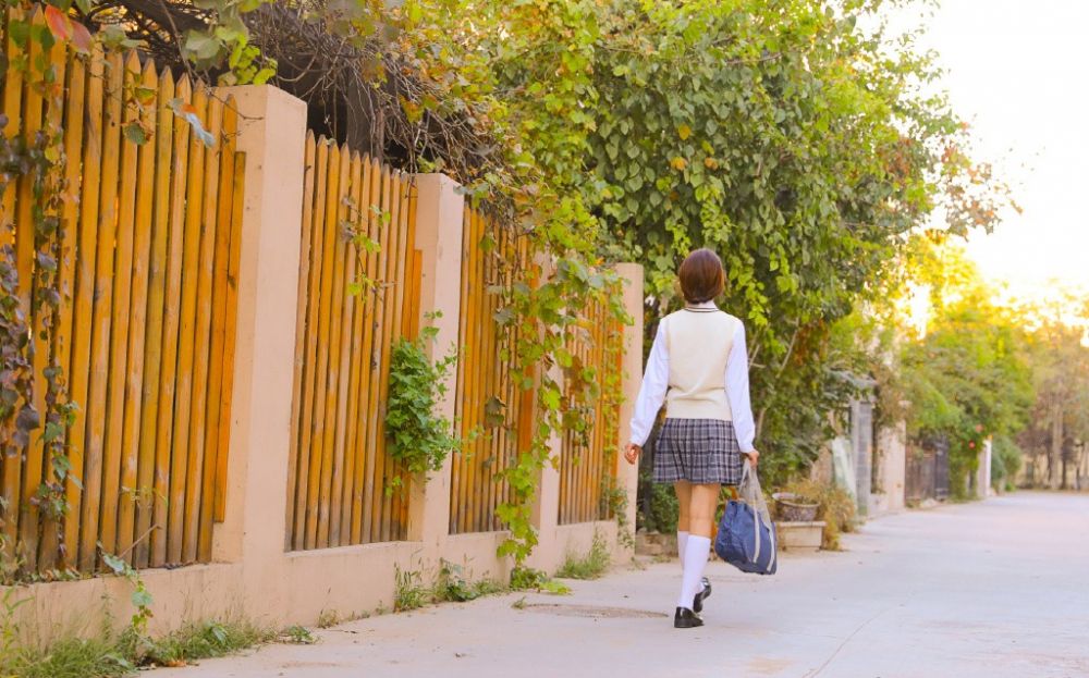 美女校花私房妖娆制服黑丝美腿诱惑性感图片