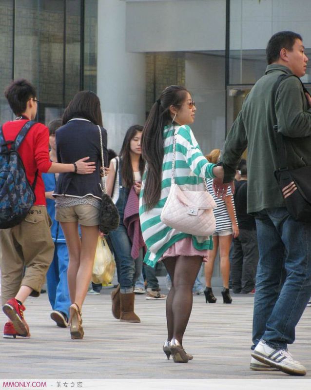 街拍性感美女模特高清写真