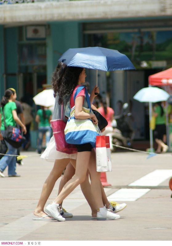 街拍超短裙美女高清写真