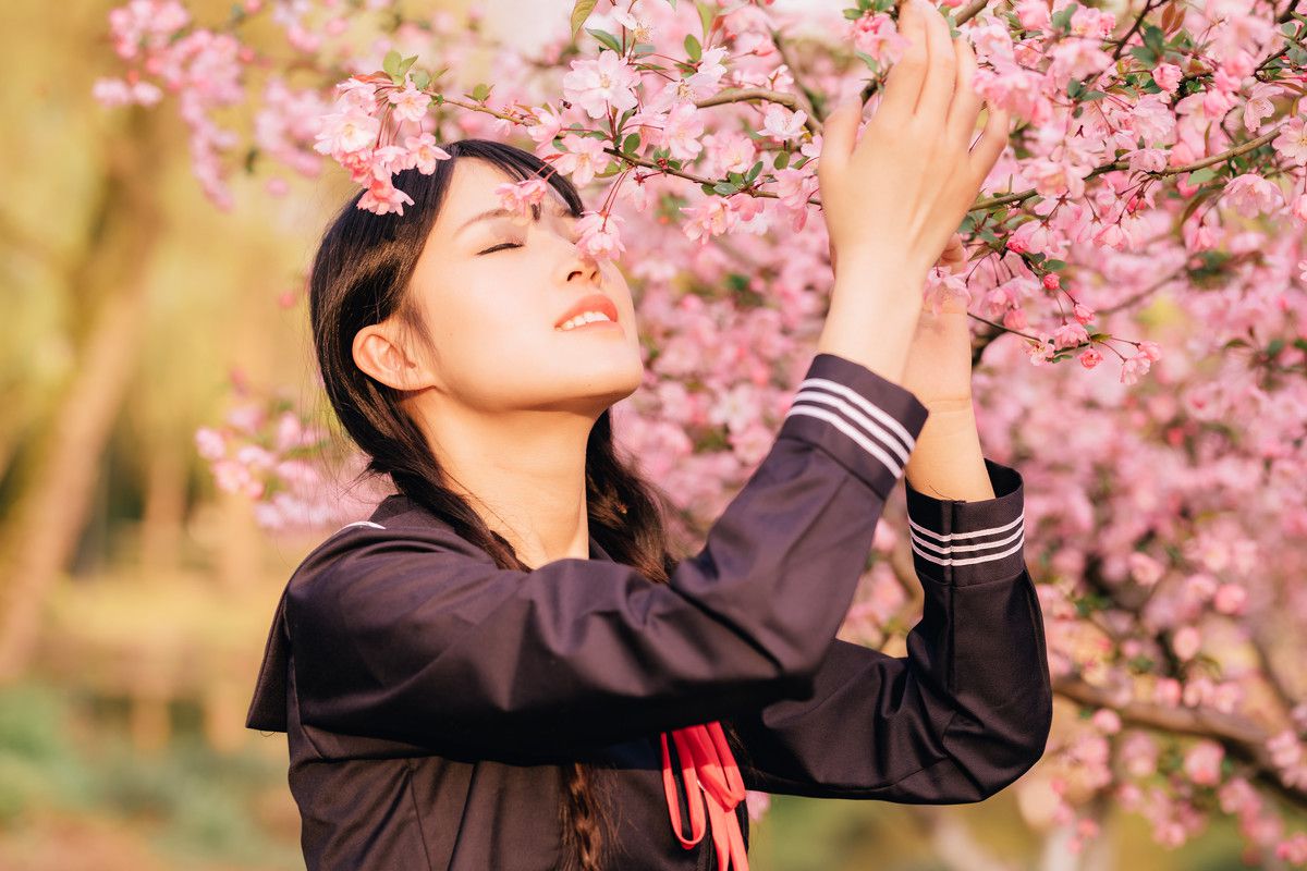 性感制服美女私房诱人写真