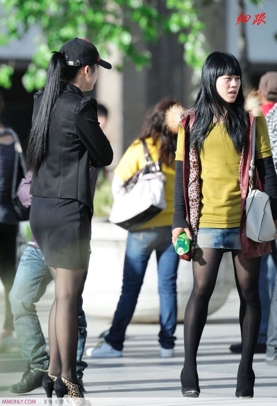 街拍制服美腿美女高清写真