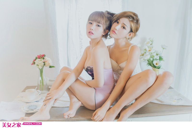 妩媚内衣美女高清私房写真