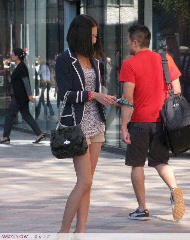 街拍性感美女模特高清写真