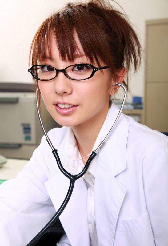 日本医生制服美女高清写真