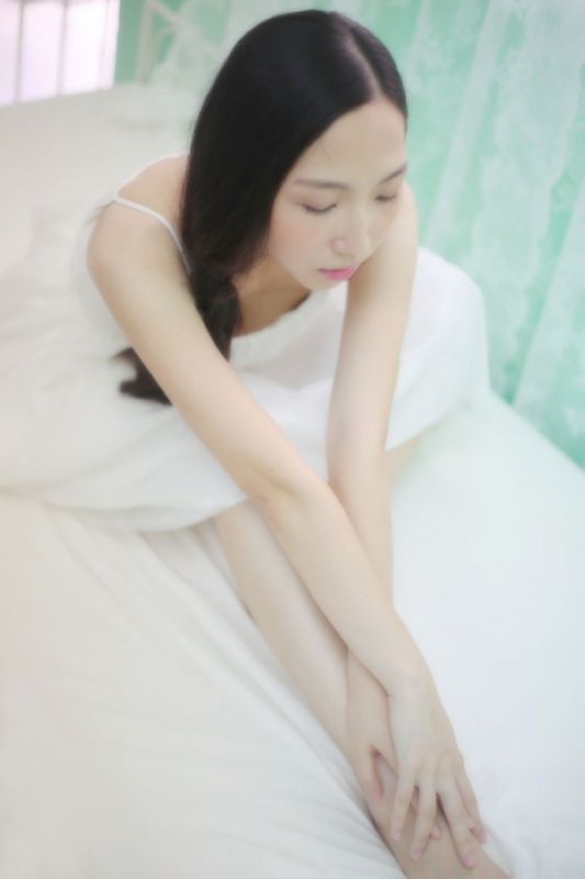 清纯甜美白纱美女私房高清写真