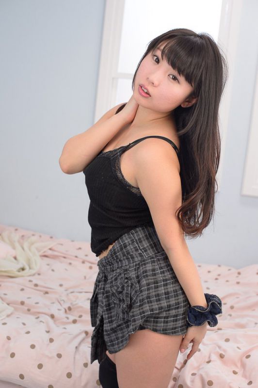 日本萝莉美女星D久留美性感私房照