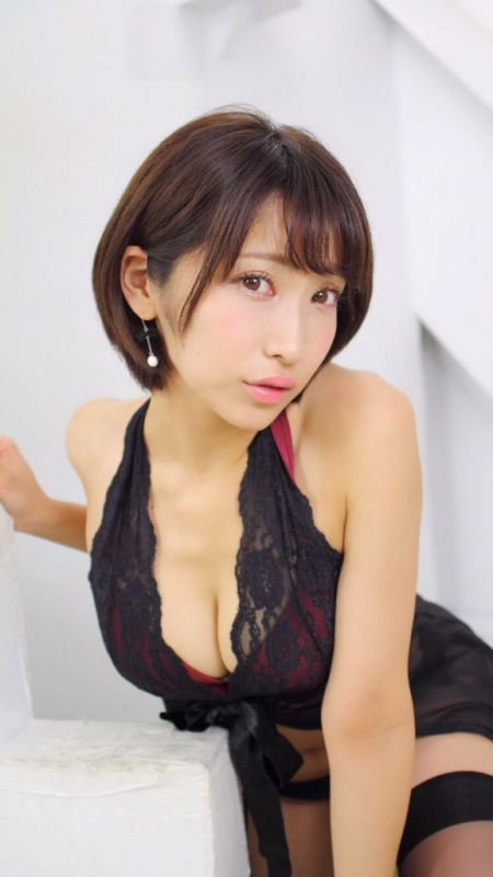 日本短发美女桐生美希自拍写真图片