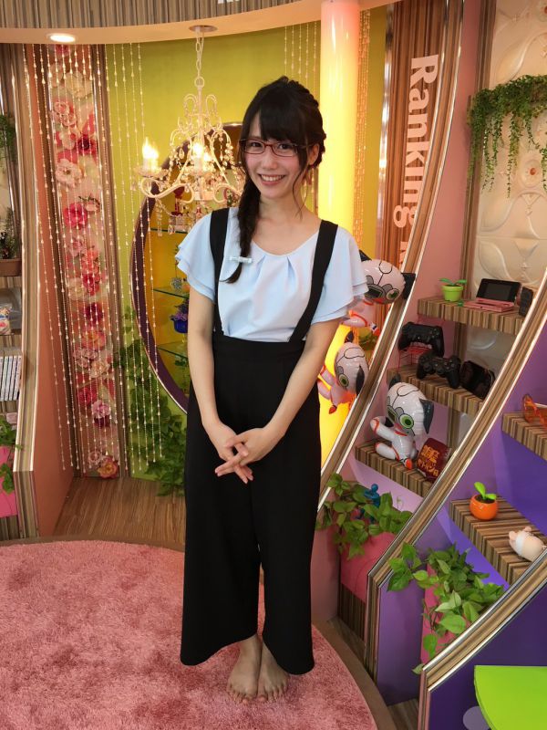 日本漂亮女演员加藤里保菜私拍写真