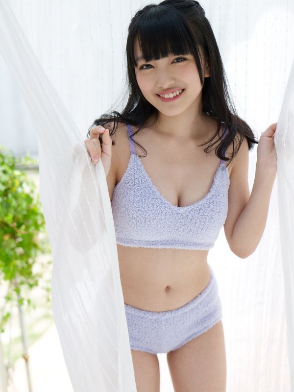 日本偶像团体向井地美音摄影写真合集