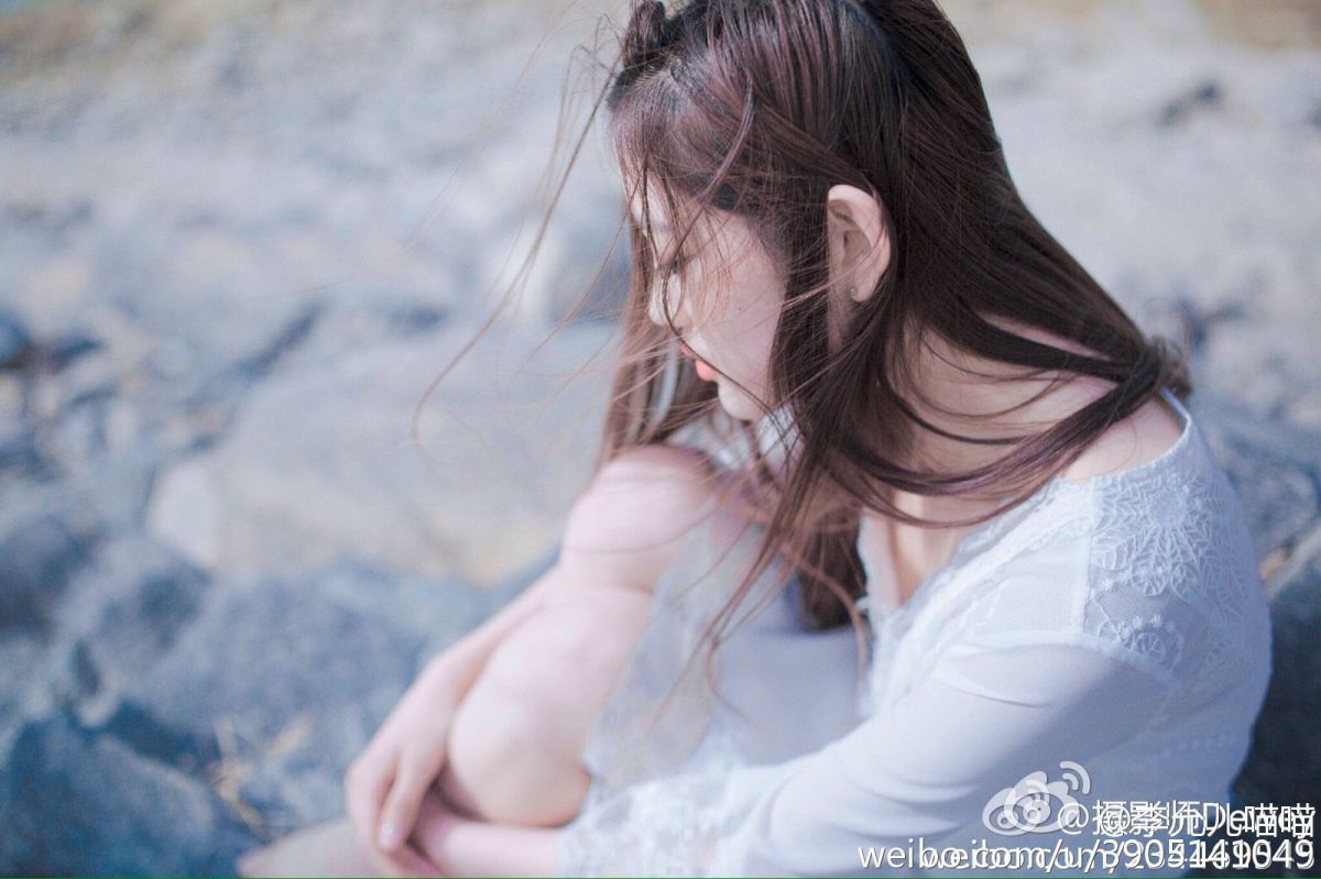 90后校花美女李允微博清纯私拍写真