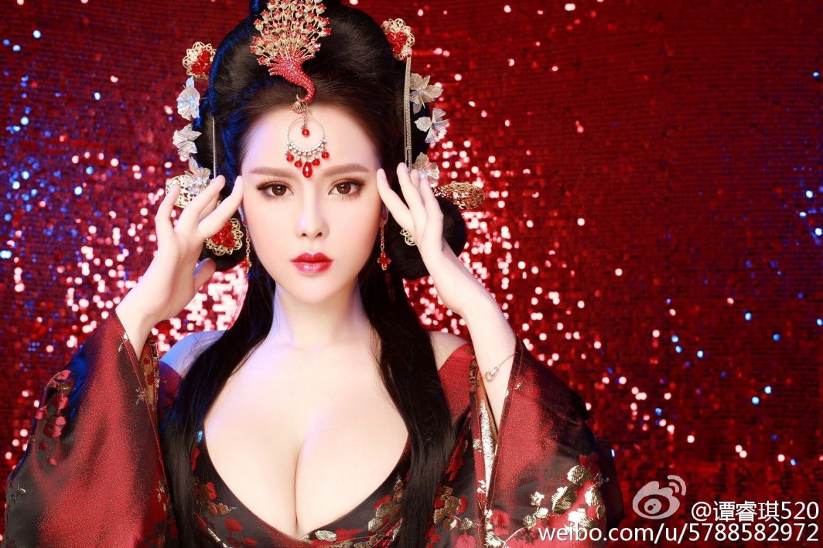 中国美女模特谭睿琪Ailsa微博私拍写真