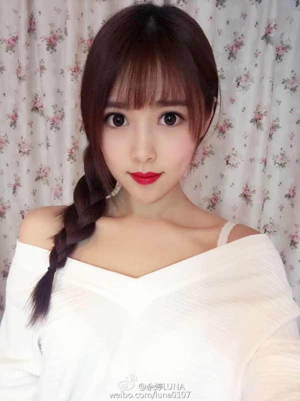 清纯美女校花余婷luna微博自拍写真