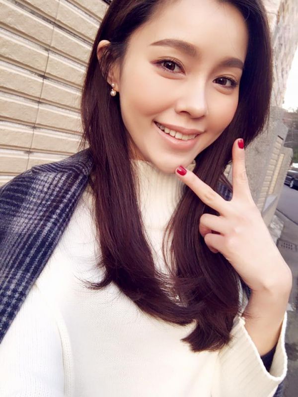 台湾美女车模特陈郁安YUAN靓丽私拍写真