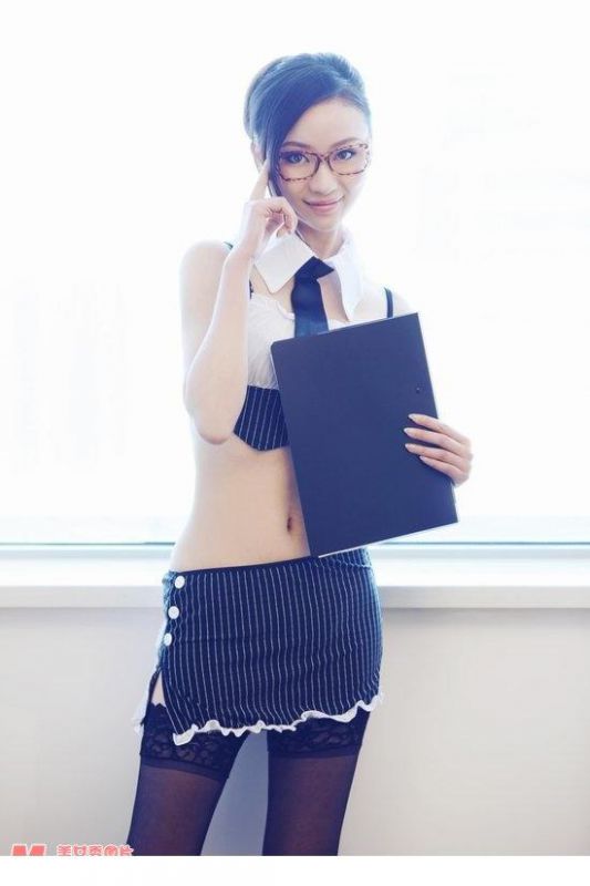 性感黑丝办公制服美女高清写真