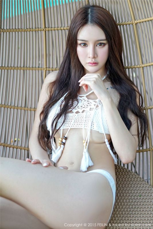 靓丽嫩模Cheryl青树泳池比基尼写真集