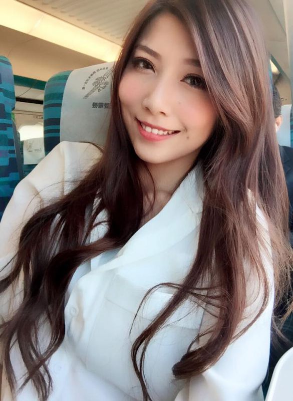 台湾美女模特杨昀蓁Nicole自拍图片合辑