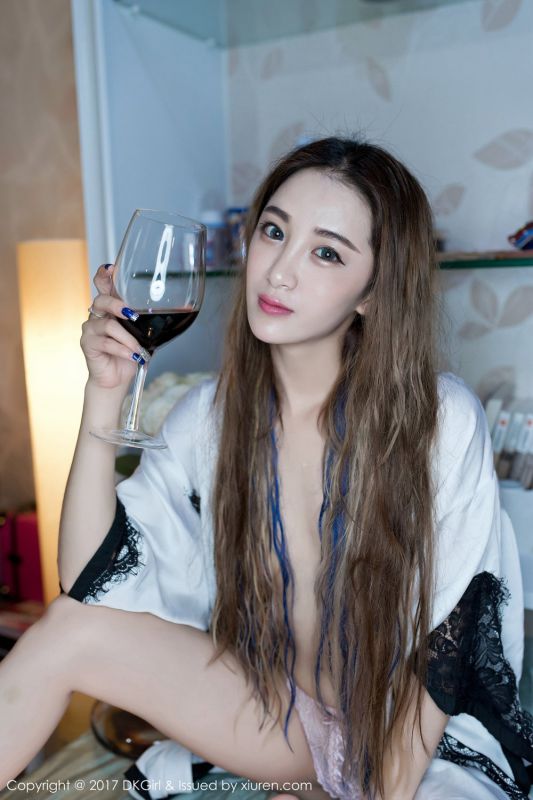 90后嫩妹子梁莹Sugar性感私房照图片