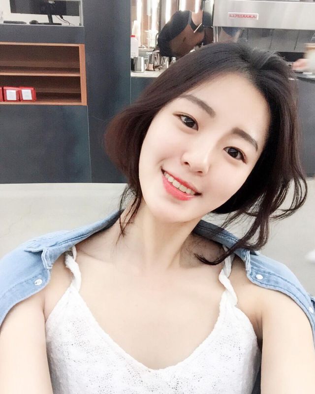 气质型美女Yang Hyoseung养眼美照图片