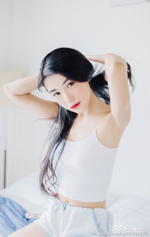 90后网络美女桨桨美桨微博私拍美图