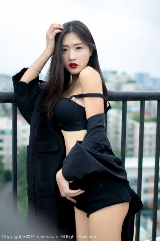 90后美女模特周琰琳LIN性感写真图片