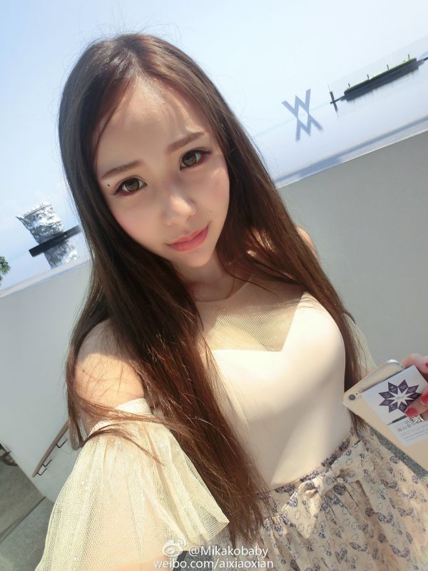 90后小美女王美嘉Mikako微博养眼美照