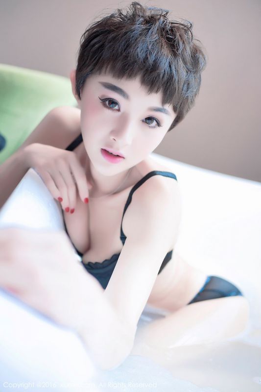 超短发美女baby_kiki浴室性感养眼写真