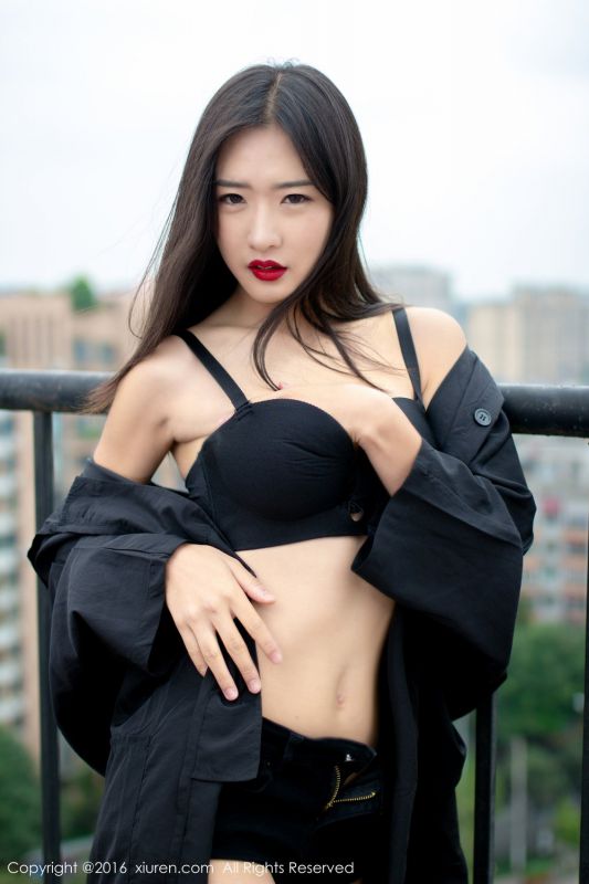 90后美女模特周琰琳LIN性感写真图片