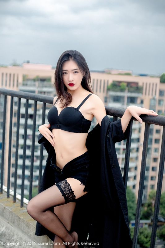 90后美女模特周琰琳LIN性感写真图片