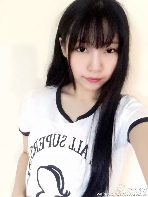 美女showgirl鸭鸭(张彤)自拍图片合辑