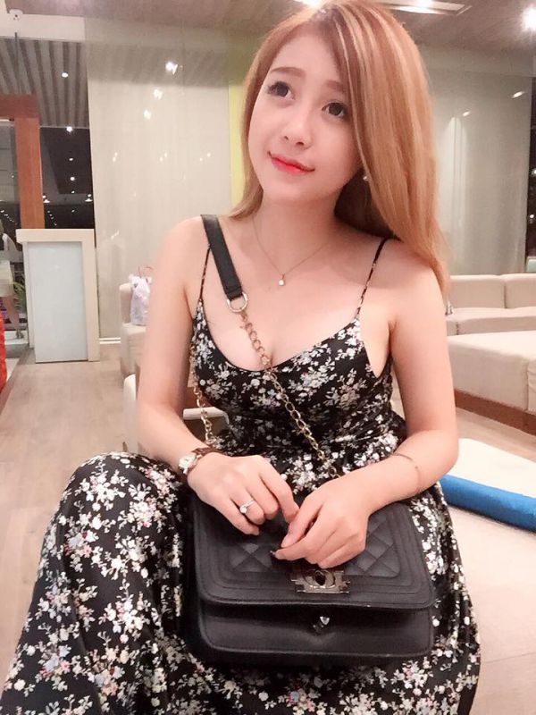 甜美型美女Kim Khanh唯美自拍图片