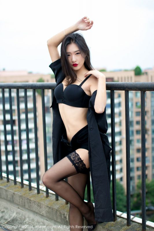 90后美女模特周琰琳LIN性感写真图片