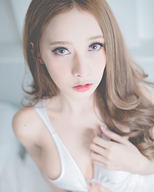 Djbarbie Mozz打碟美女dj性感养眼写真图片