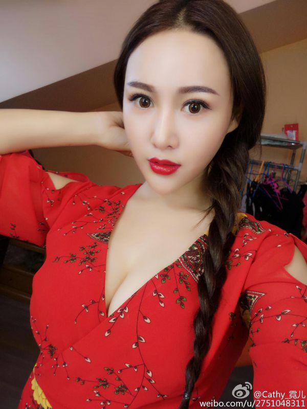 90后粉嫩美女athy_霓儿微博私拍美照