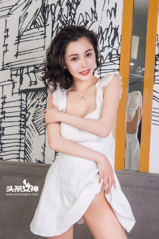 清纯笑容美女小爱私房养眼美照图片