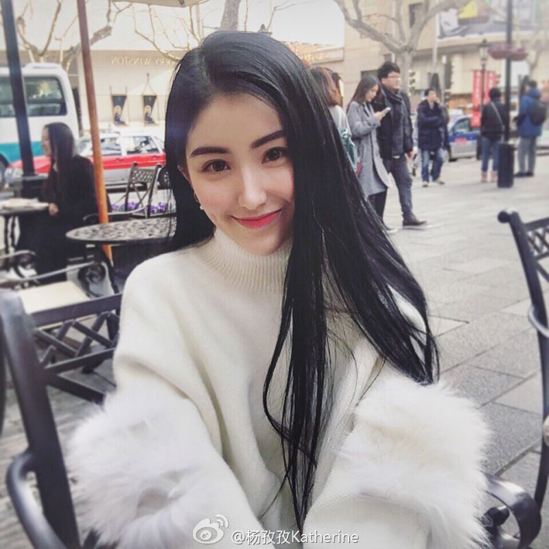 气质型美女杨甜甜微博私拍写真图片