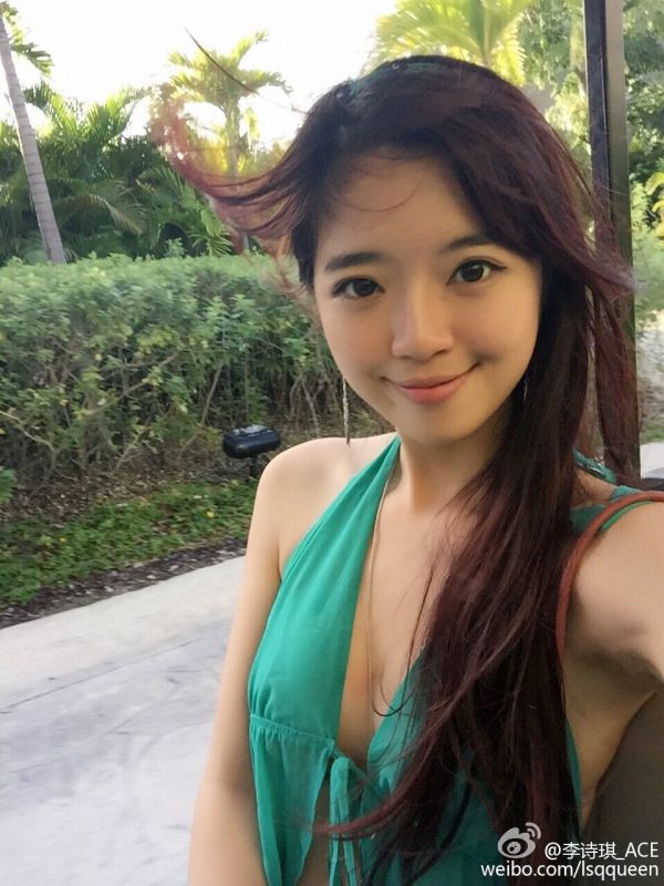 90后美女模特李诗琪微博私拍图片