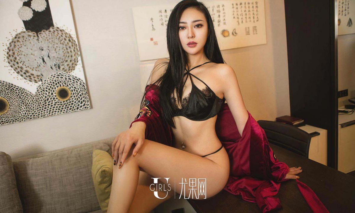 性感内衣美女Lucky诱惑私房照图片