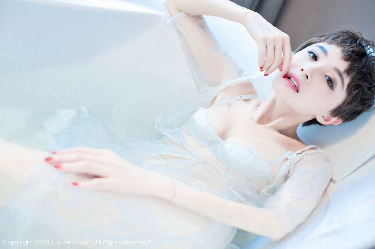 小清新美女baby_kiki-浴室性感写真图片