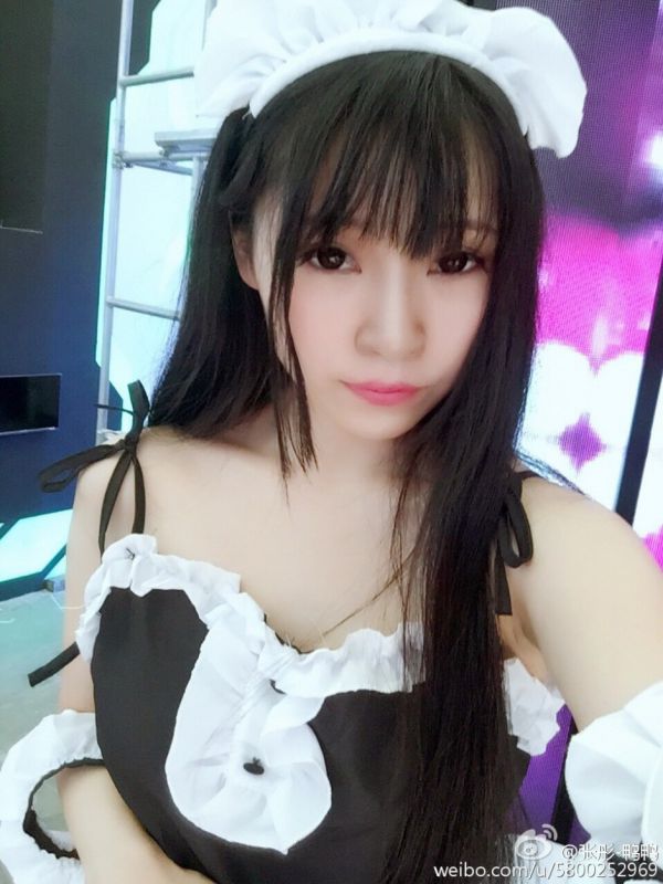 美女showgirl鸭鸭(张彤)自拍图片合辑