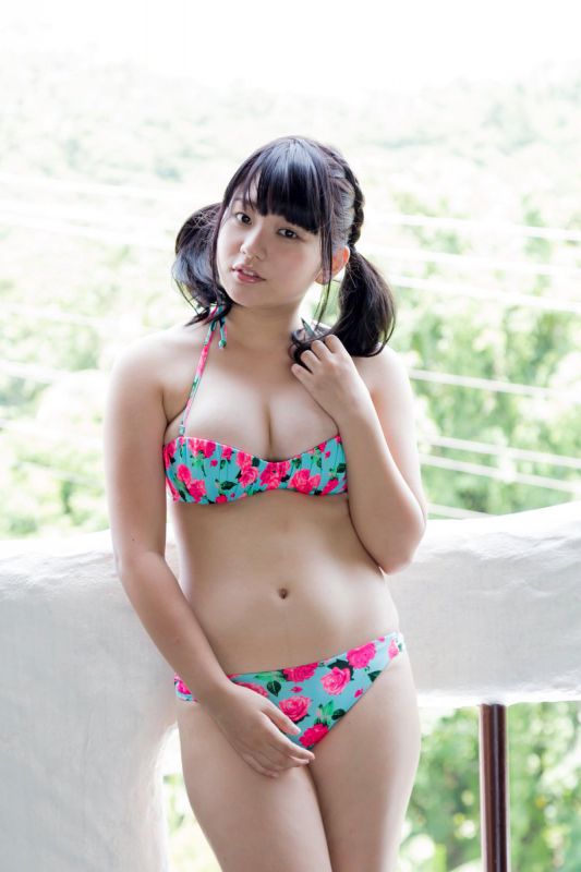 日本G奶妹子长月翠性感写真图集