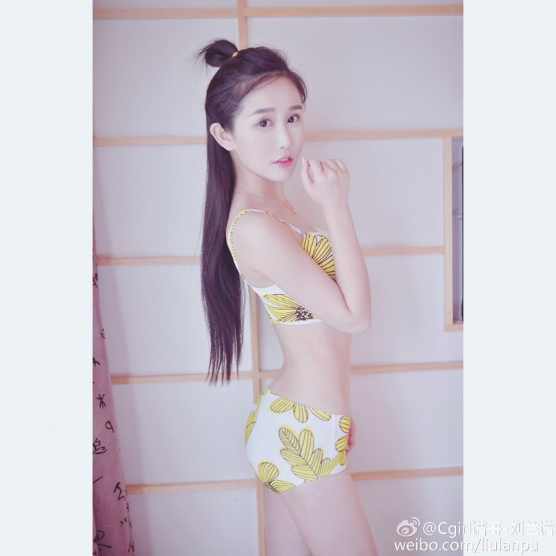 小蛮腰美女刘兰谱清纯私拍图片