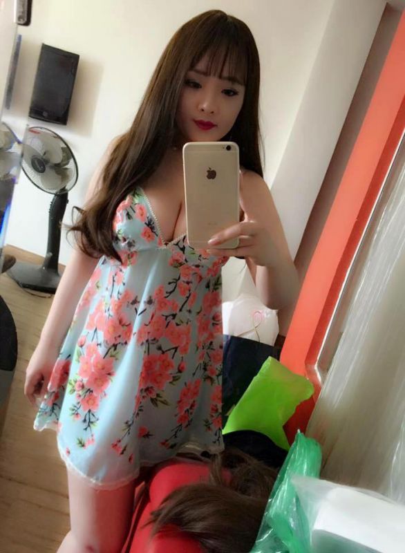 性感大胸美女Cao Giang私拍图片集锦