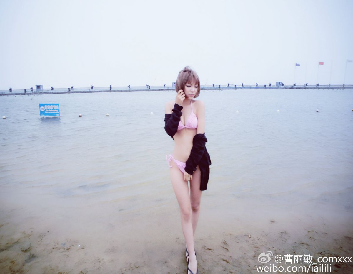 90后美女模特曹丽敏微博私拍美图