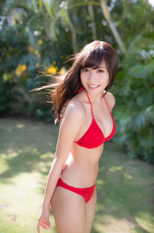 日本比基尼美女佐野雏子户外诱人写照